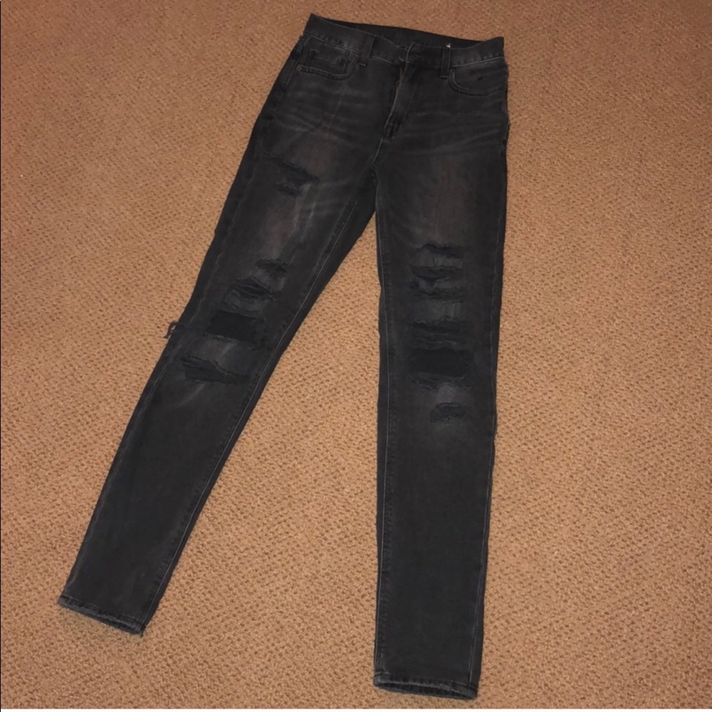 American Eagle hi rise mom jean